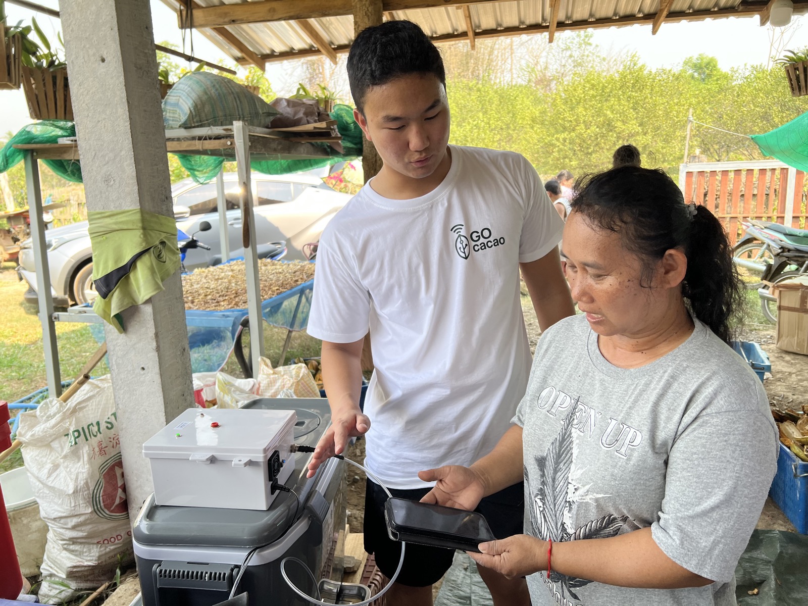 Teaching GOcacao device use